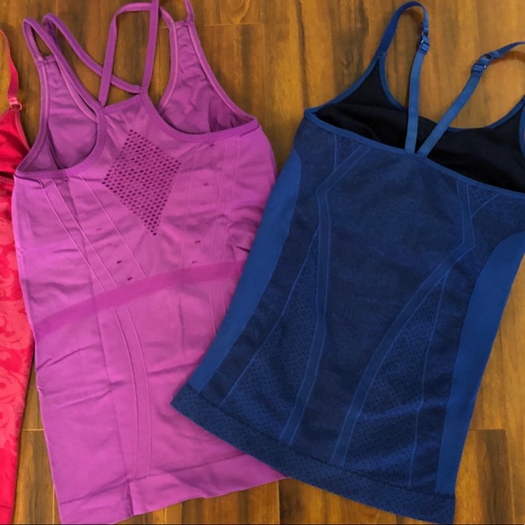 Bundle of 4 Body Hugging Athletic Workout Tops - Picture 4 of 8